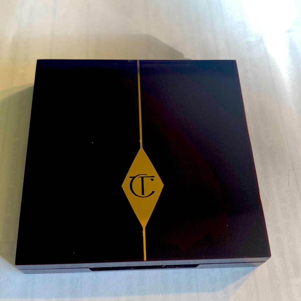 Charlotte Tilbury luxury eyeshadow palette Golden Goddess